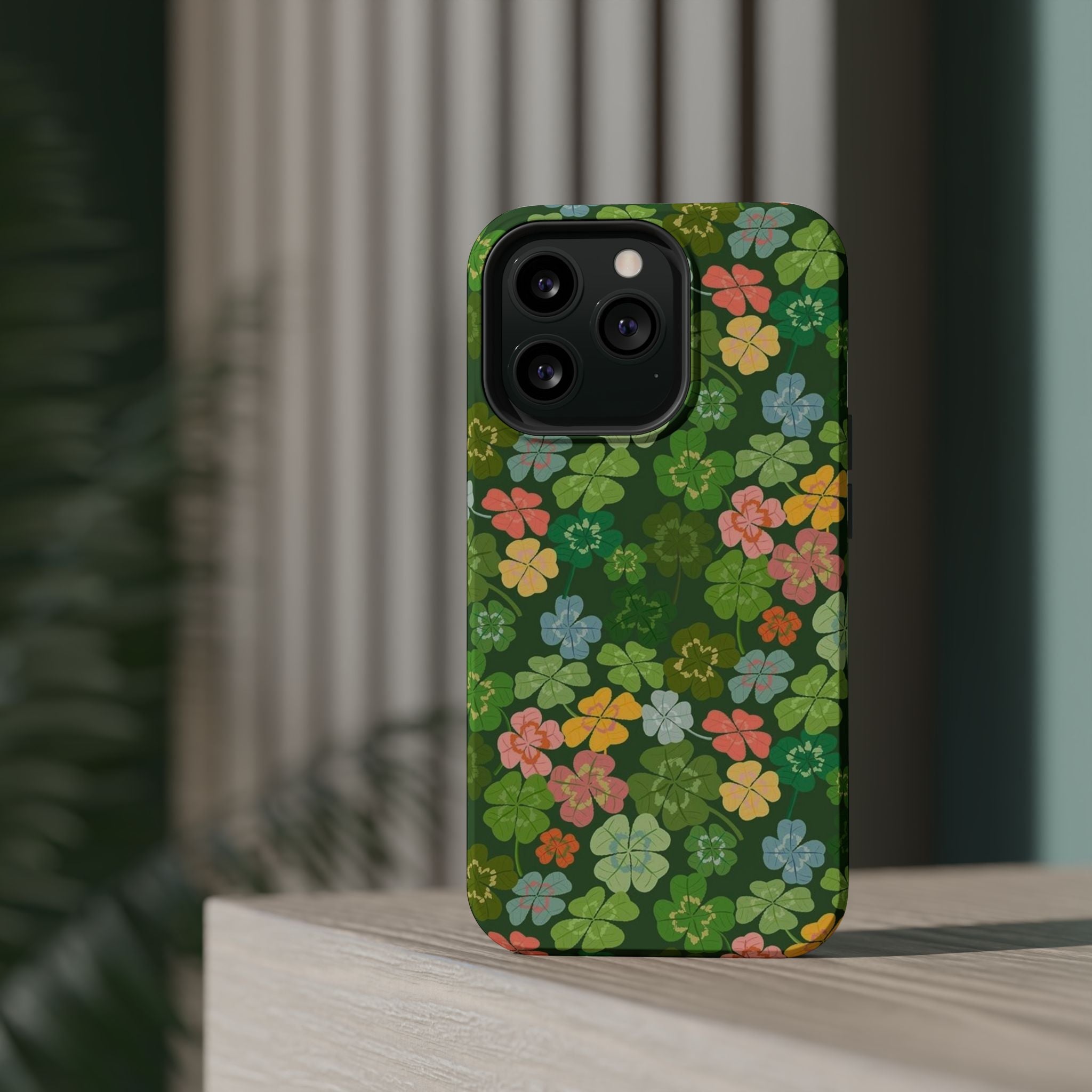 Clover - Magnetic Impact-Resistant Cases