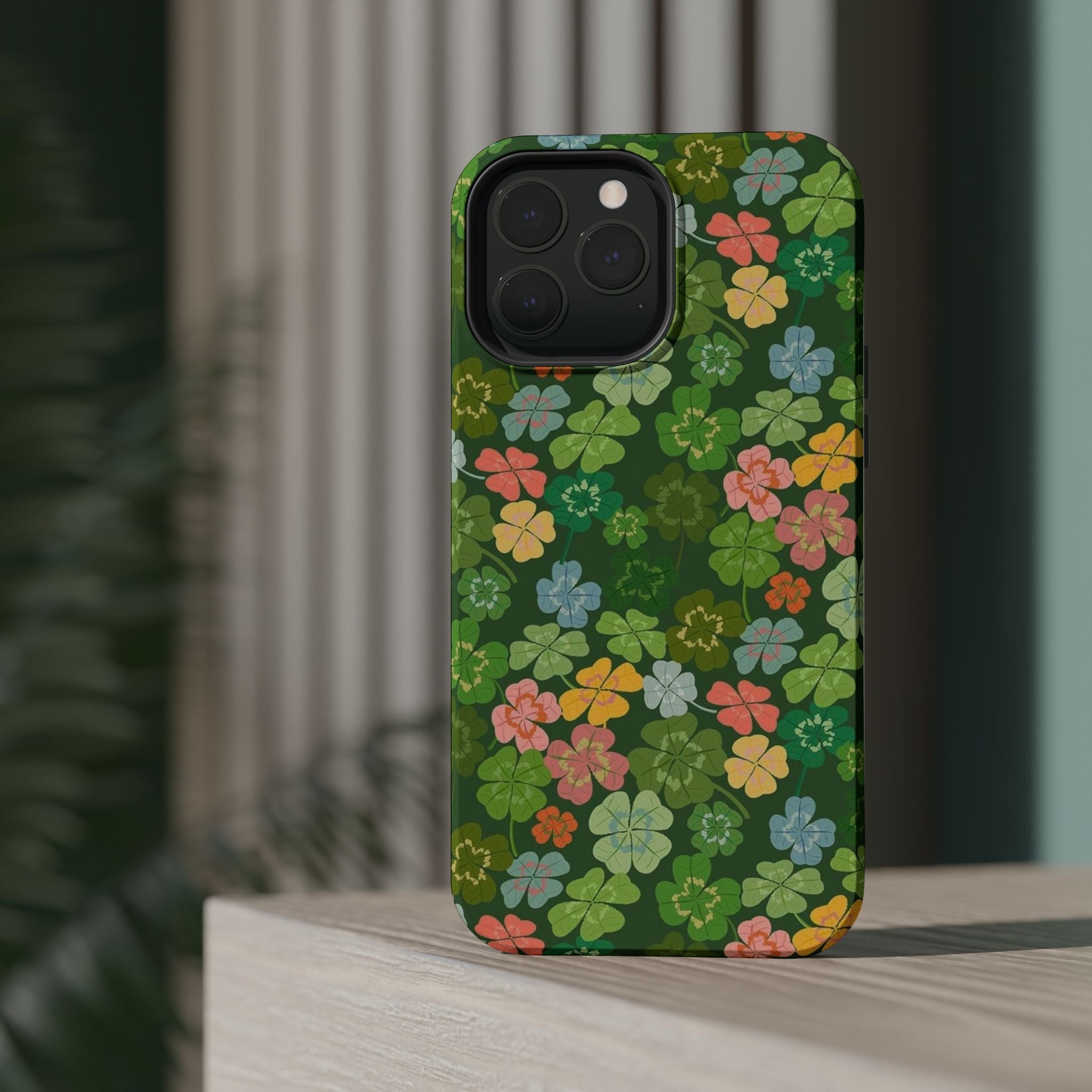 Clover - Magnetic Impact-Resistant Cases